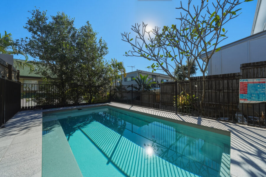 18 Hipwood St Norman Park , QLD 4170 Australia