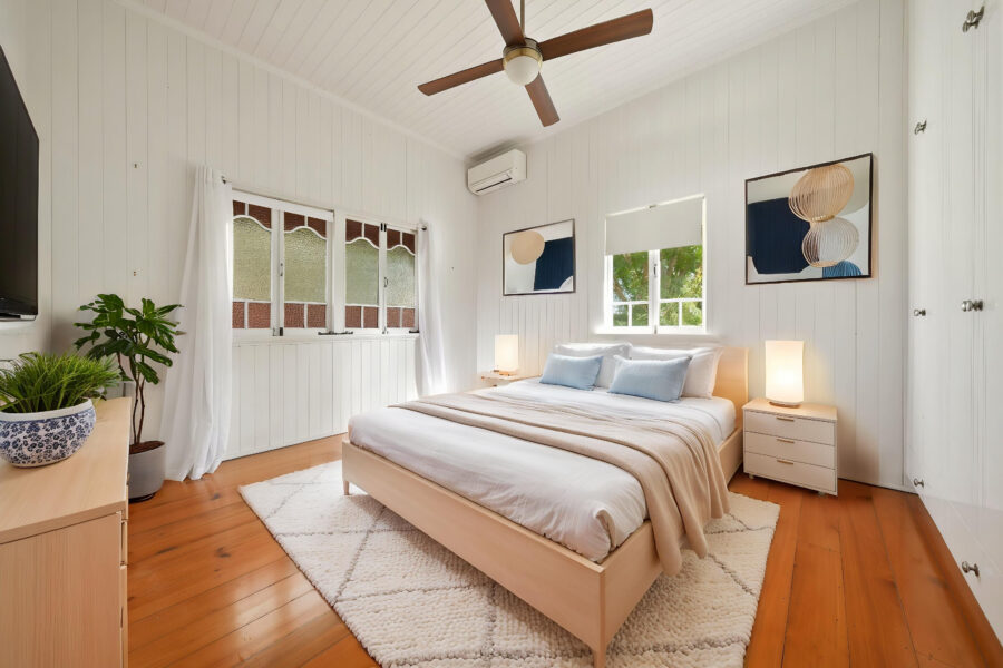 18 Hipwood St Norman Park , QLD 4170 Australia