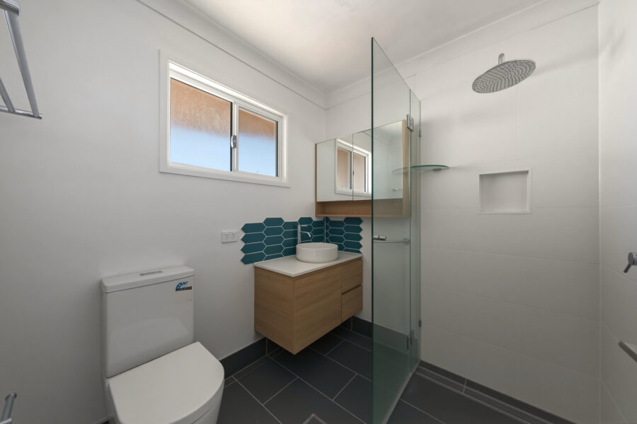 18 Hipwood St Norman Park , QLD 4170 Australia