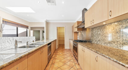 12 Cowal Cl Westlake , QLD 4074 Australia