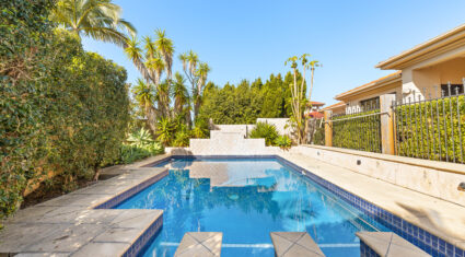 12 Cowal Cl Westlake , QLD 4074 Australia