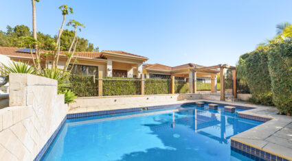 12 Cowal Cl Westlake , QLD 4074 Australia