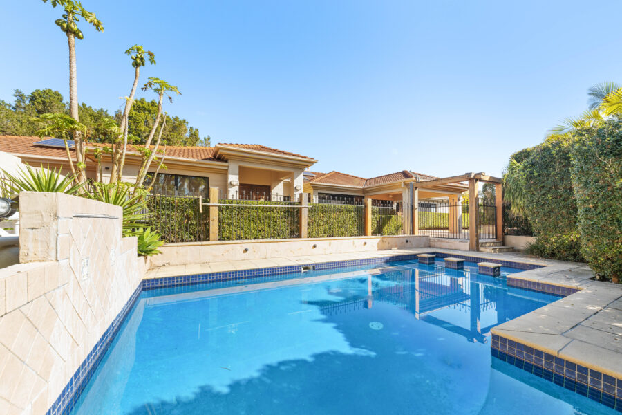 12 Cowal Cl Westlake , QLD 4074 Australia