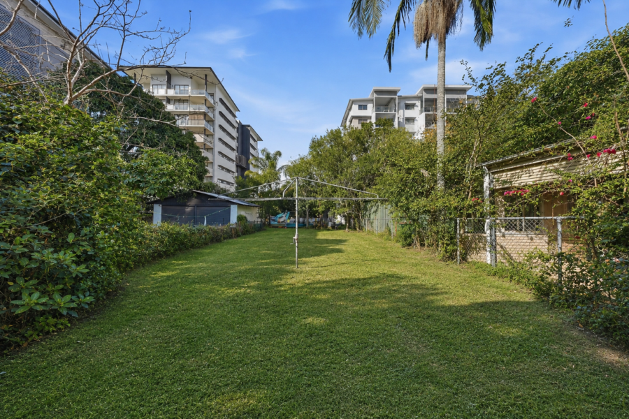 44 Carl St Woolloongabba , QLD 4102 Australia