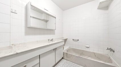8/44 Riverview Terrace Hamilton , QLD 4007 Australia