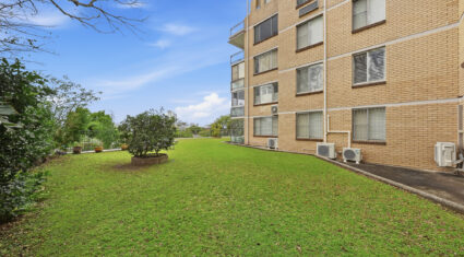 8/44 Riverview Terrace Hamilton , QLD 4007 Australia