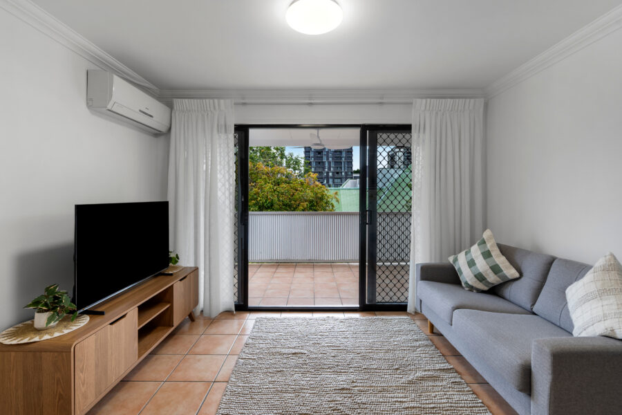 303A/7 Sheehan St Milton , QLD 4064 Australia