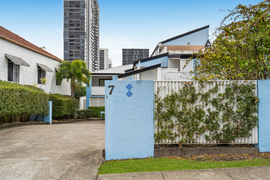 303A/7 Sheehan St Milton , QLD 4064 Australia