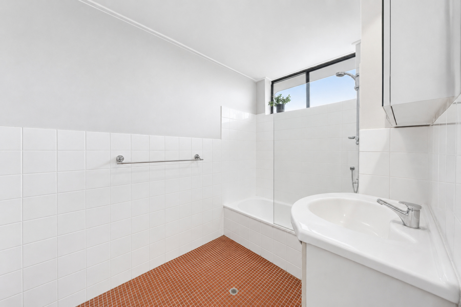 13/304 Harcourt St Teneriffe , QLD 4005 Australia