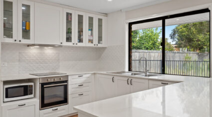 6 Codford Pl Chapel Hill , QLD 4069 Australia