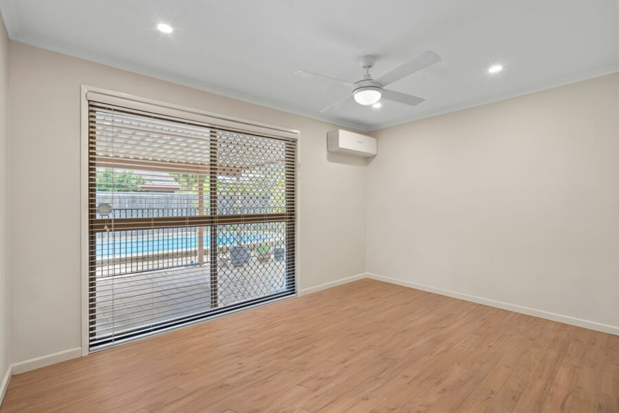 6 Codford Pl Chapel Hill , QLD 4069 Australia