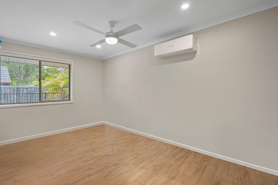 6 Codford Pl Chapel Hill , QLD 4069 Australia