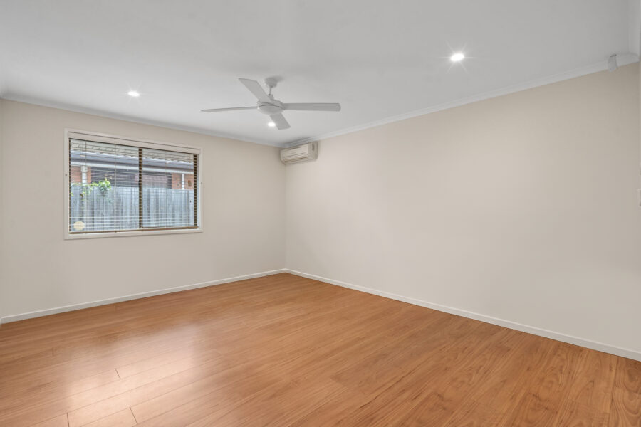 6 Codford Pl Chapel Hill , QLD 4069 Australia