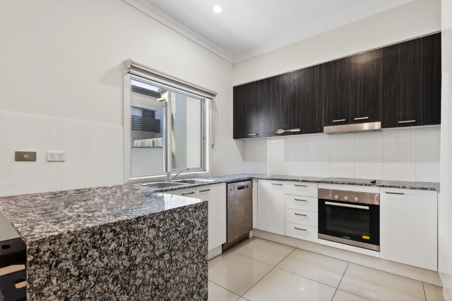 8/118 Jones Rd Carina Heights , QLD 4152 Australia