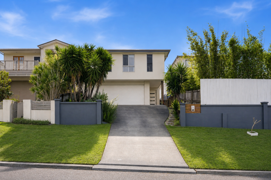124 Waverley Rd Camp Hill , QLD 4152 Australia