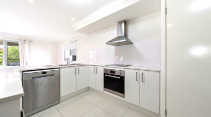 124 Waverley Rd Camp Hill , QLD 4152 Australia