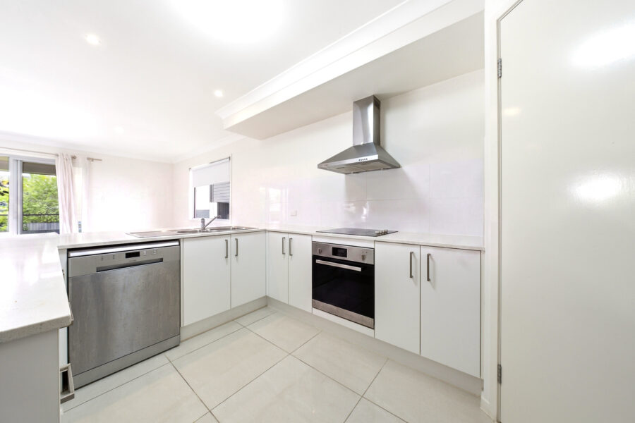 124 Waverley Rd Camp Hill , QLD 4152 Australia