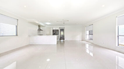 124 Waverley Rd Camp Hill , QLD 4152 Australia