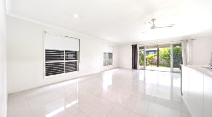 124 Waverley Rd Camp Hill , QLD 4152 Australia