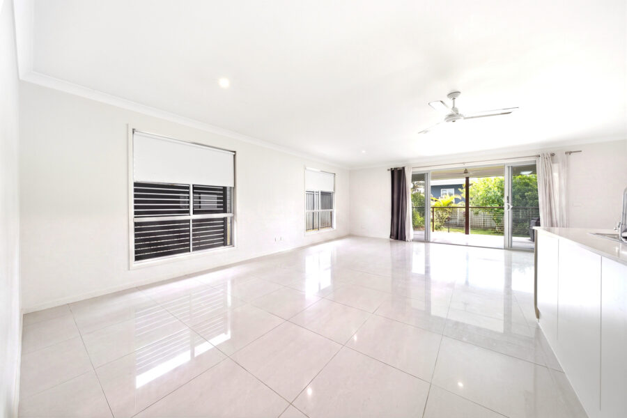 124 Waverley Rd Camp Hill , QLD 4152 Australia