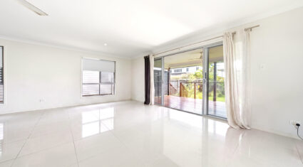 124 Waverley Rd Camp Hill , QLD 4152 Australia