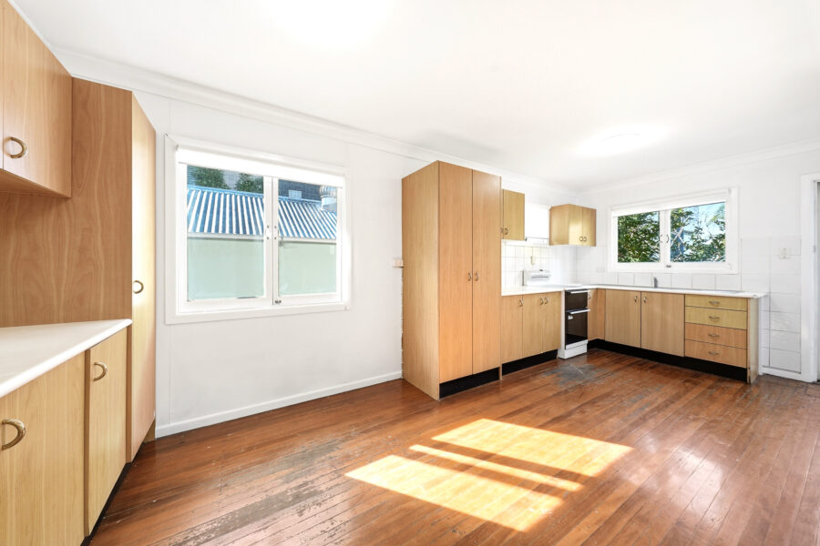 44 Carl St Woolloongabba , QLD 4102 Australia