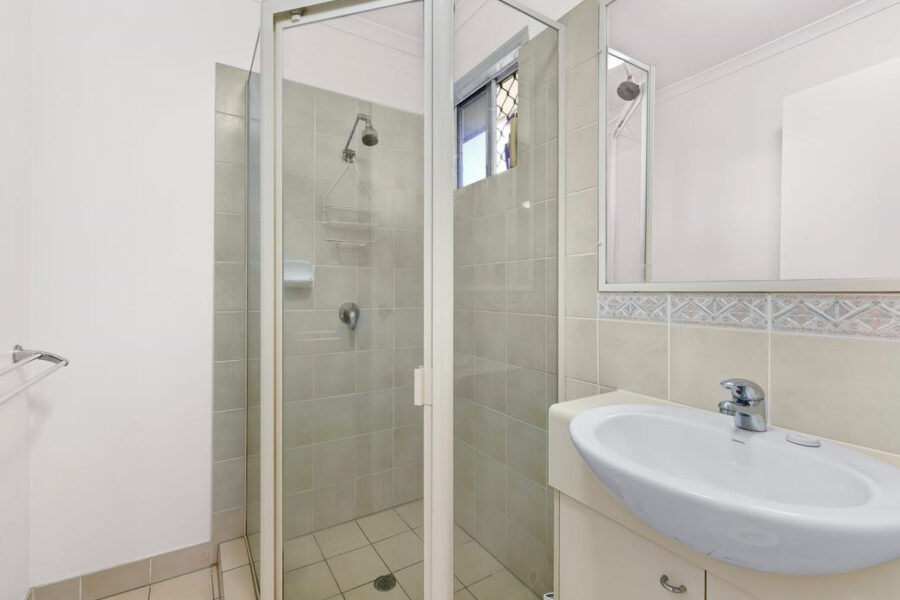 2/139 Pring Street Hendra , QLD 4011