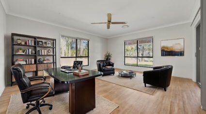 8 Busby St Algester , QLD 4115 Australia