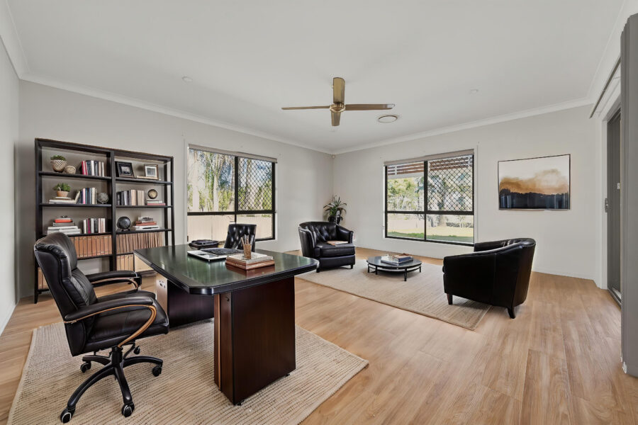 8 Busby St Algester , QLD 4115 Australia