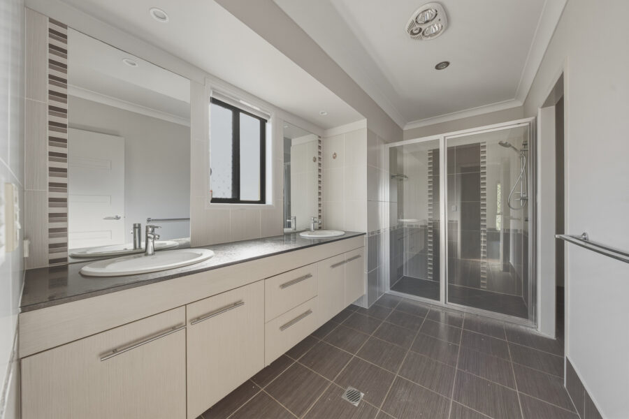 8 Busby St Algester , QLD 4115 Australia