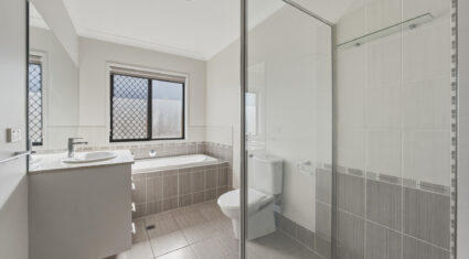 8 Busby St Algester , QLD 4115 Australia