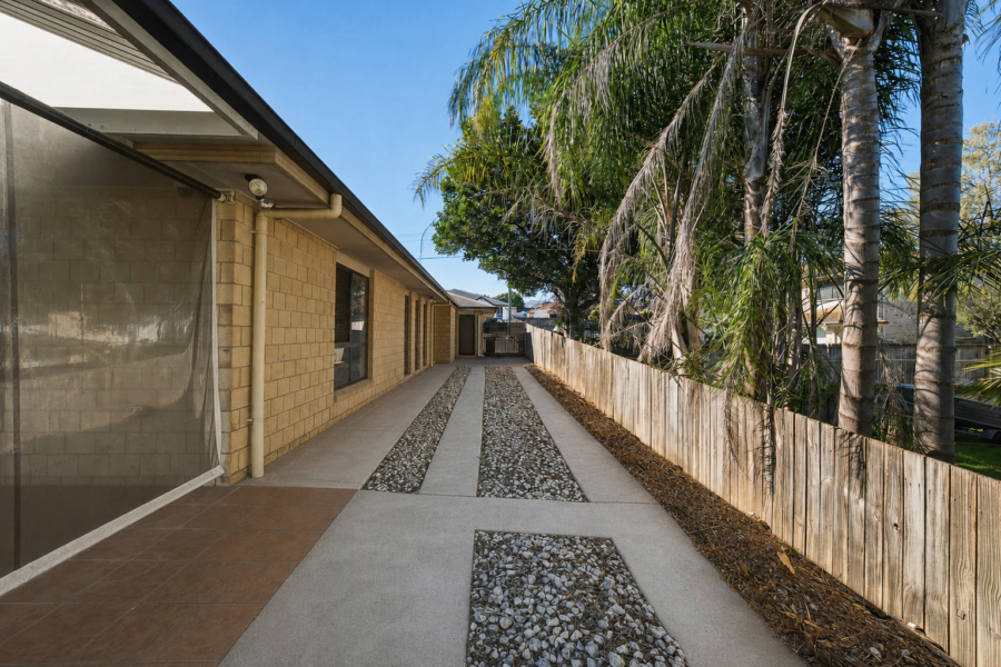 8 Busby St Algester , QLD 4115 Australia