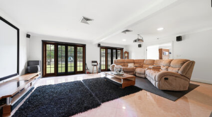 117 Idonia St BRIDGEMAN DOWNS , QLD 4035 AU