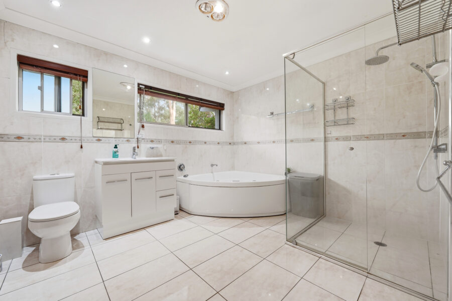 117 Idonia St BRIDGEMAN DOWNS , QLD 4035 AU