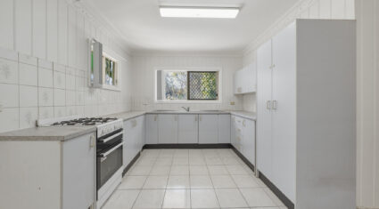 1/46 Carl St WOOLLOONGABBA , QLD 4102 AU