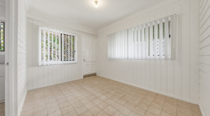1/46 Carl St WOOLLOONGABBA , QLD 4102 AU