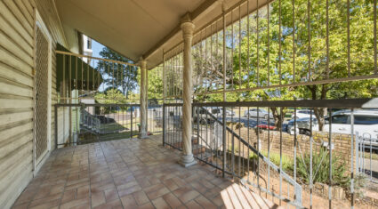 1/46 Carl St WOOLLOONGABBA , QLD 4102 AU