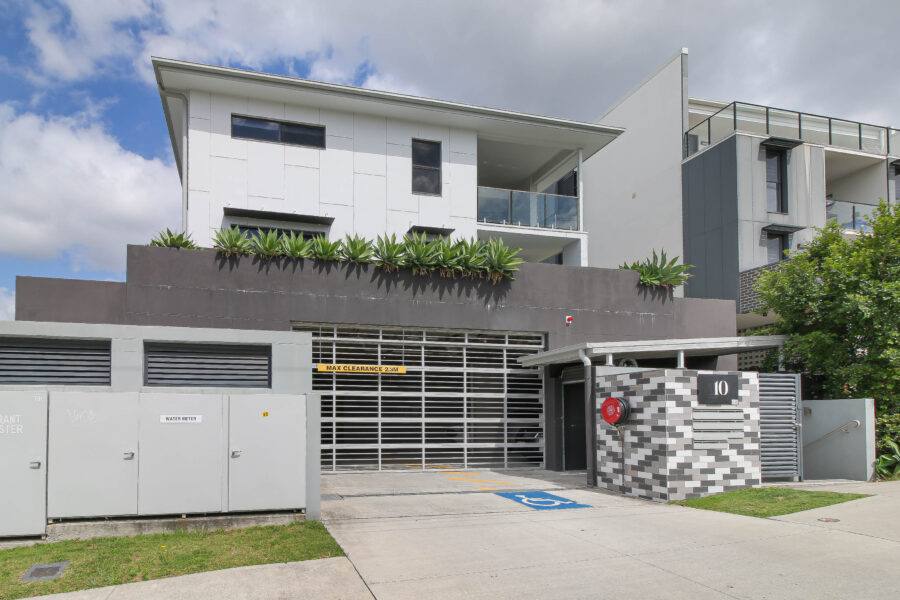 10/45 Clarence Road INDOOROOPILLY , QLD 4068 AU