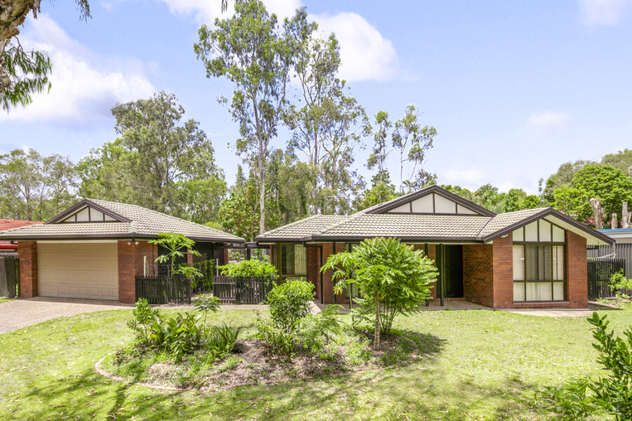 25 Cressbrook Street FOREST LAKE , QLD 4078 AU