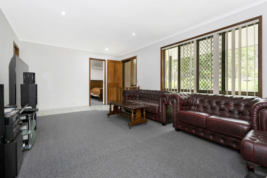 25 Cressbrook Street FOREST LAKE , QLD 4078 AU
