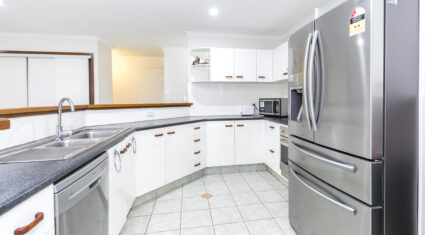 25 Cressbrook Street FOREST LAKE , QLD 4078 AU