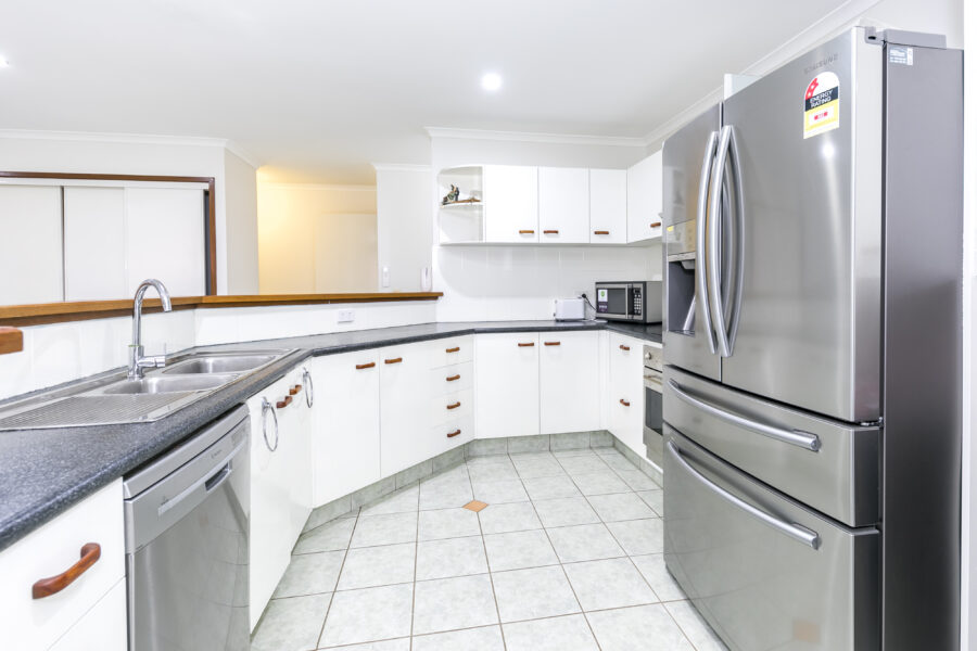 25 Cressbrook Street FOREST LAKE , QLD 4078 AU