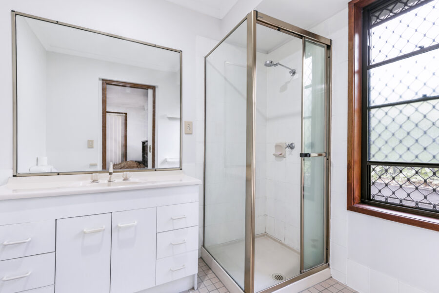 25 Cressbrook Street FOREST LAKE , QLD 4078 AU