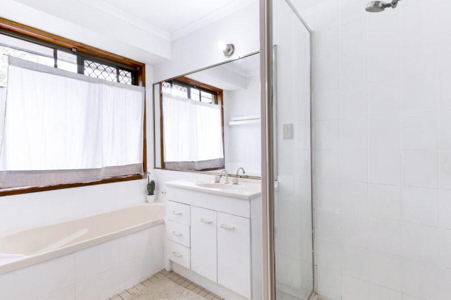 25 Cressbrook Street FOREST LAKE , QLD 4078 AU