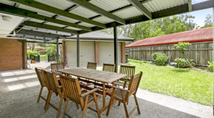 25 Cressbrook Street FOREST LAKE , QLD 4078 AU