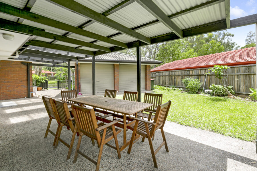 25 Cressbrook Street FOREST LAKE , QLD 4078 AU