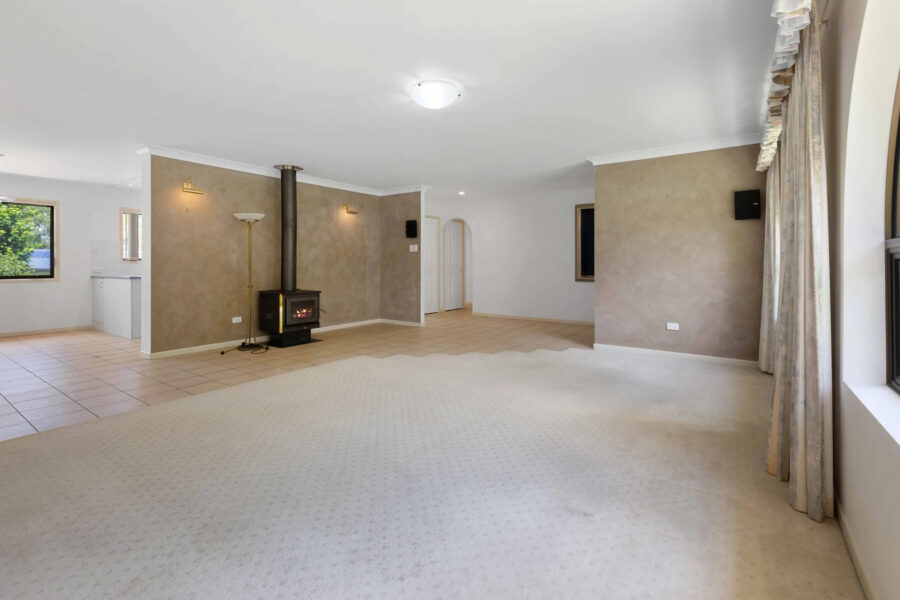 185 Andrew Rd GREENBANK , QLD 4124 AU