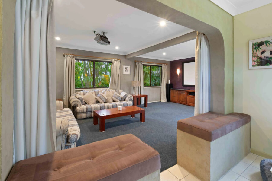 185 Andrew Rd GREENBANK , QLD 4124 AU