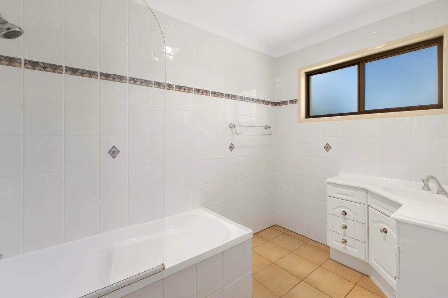 185 Andrew Rd GREENBANK , QLD 4124 AU