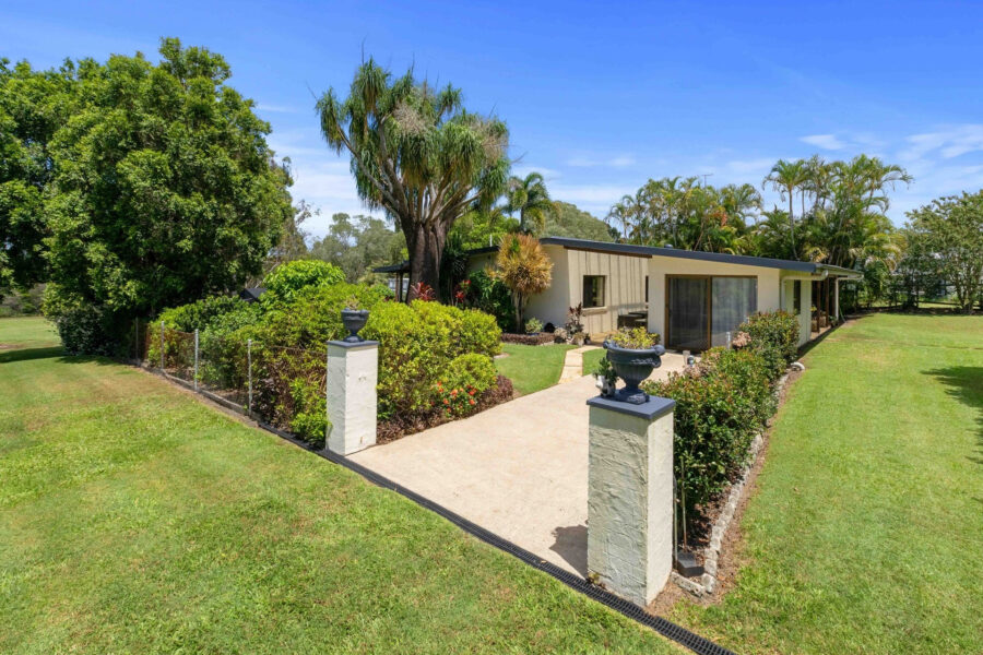 185 Andrew Rd GREENBANK , QLD 4124 AU